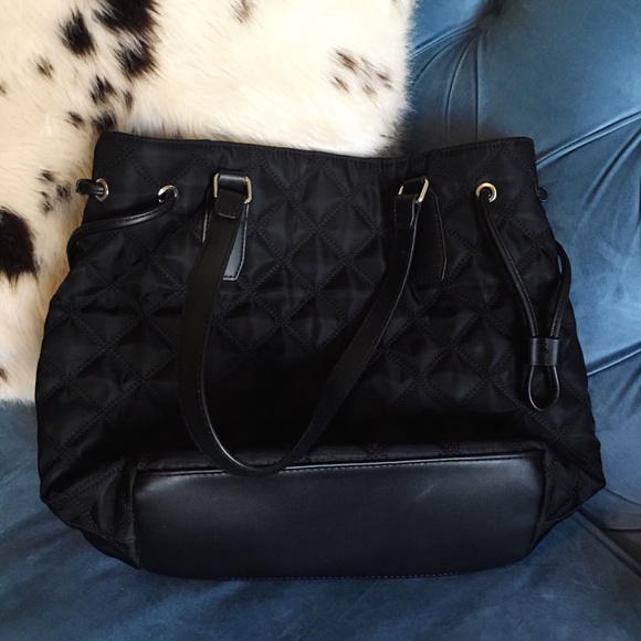 NWOT Reaction Kenneth Cole Quilted Shoulder Bag - Picture 3 of 5